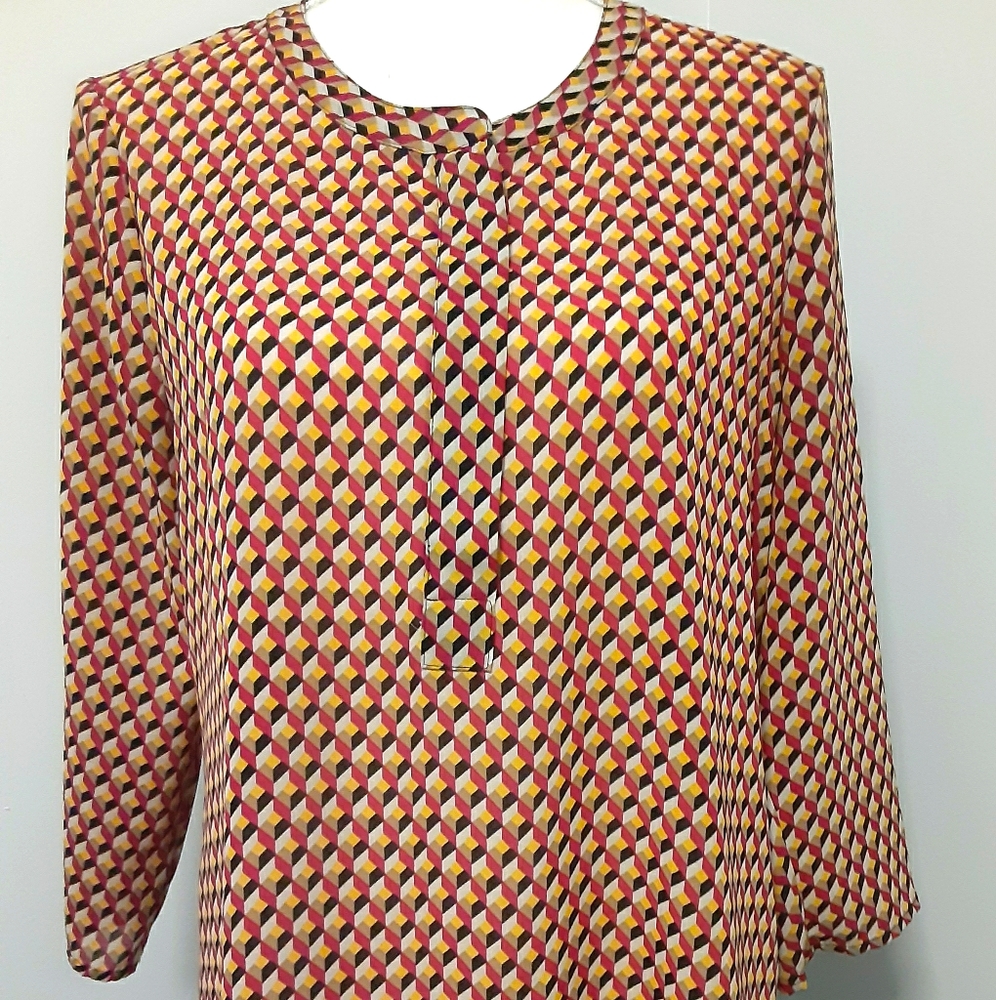 Express 3/4 Sleeve Top Geometric Medium